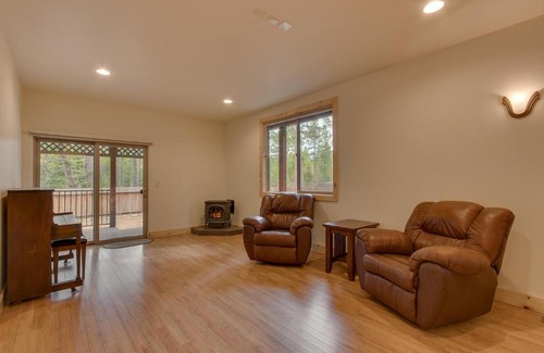 Tahoe Island House | Lukins Lodge - Three Bedroom Home