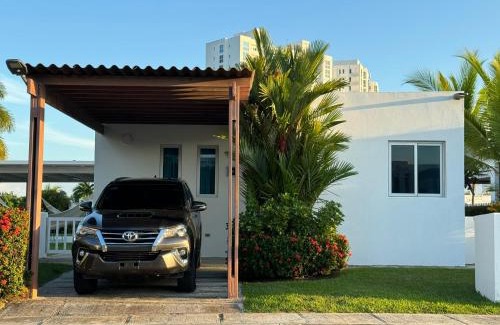 Playa Blanca Villa | Lulu Village - Casa de Playa - Piscina, Naturaleza y Mascotas Bienvenidas