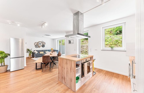 Offenburg House | LUMIFLATS: House with 5 rooms/3 bathrooms/e-charging station