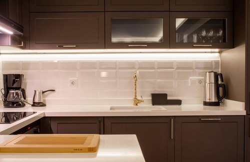 Iskele Mahallesi Apartment | Luminous Flat with Sea View in Izmir