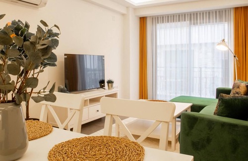 Iskele Mahallesi Apartment | Luminous Flat with Sea View in Izmir