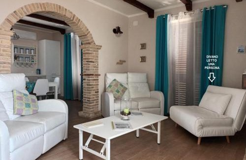 Citta Sant'Angelo Apartment | Luminous with pool and aircon