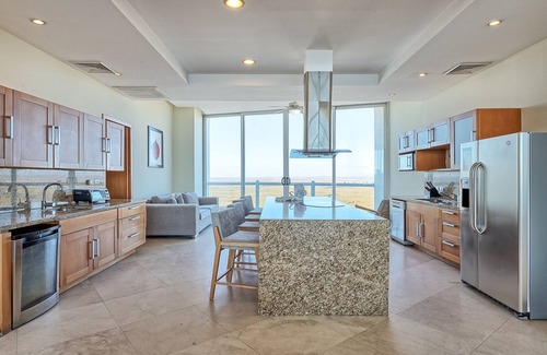 Puerto Penasco Condo | Luna Blanca 1203 by Kivoya