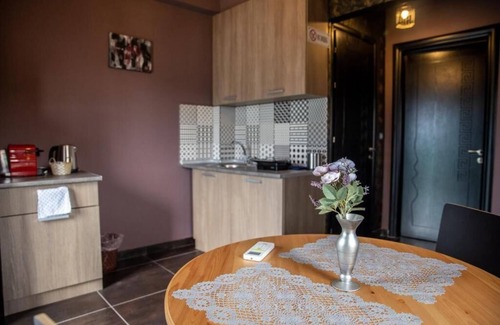 Kalambaka Apartment | Lunar Meteorites Sleeps 2