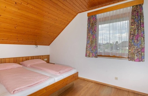 Drobollach am Faakersee Bed & Breakfast | Lupinienweg - Fewo Nr. 7 - Ferienwohnungen Petschnig