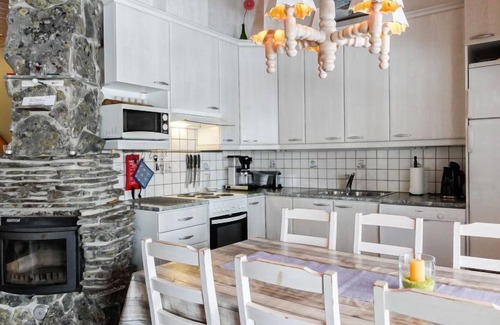 Lampivaara House | Lustola B by Interhome