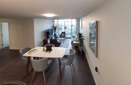 South Surrey Apartment | Lux 1 king 1 queen ocean views