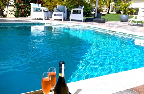 Lowlands Villa | Lux 3 Bdrm Ocean Front villa with Private pool!