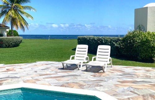 Lowlands Villa | Lux 3 Bdrm Ocean Front villa with Private pool!