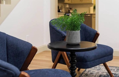 Park Forest Village House | Lux 4BD House-Mins to PSU, 10 Guests, Pool Table