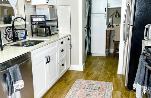 Sweetwater House | Lux CLEAN Family-ready retreat games, proximity to FIU, Everglades, Shopping +