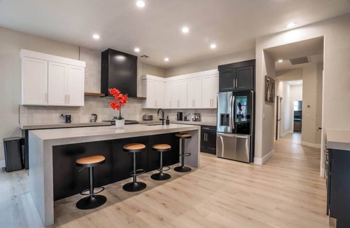 Silverado Ranch Villa | Lux CLOSE TO STRIP! Hot Tub/Heated Pool/Game RM!