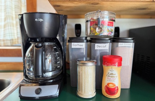 Island Park Cabin | LUX Cozy Cabin* Queen Bed, Satellite Tv, Wifi Access, Gas Grill, 32 Miles to Yellowstone