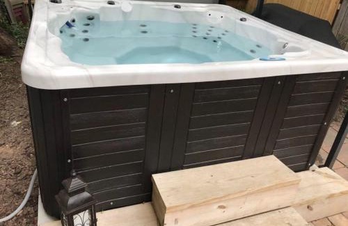 East Nashville House | Lux East Nash-Hot Tub & Rooftop Patio