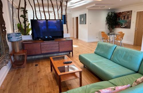 Amersham Apartment | Lux Light Spacious- Chilterns Pass the Keys