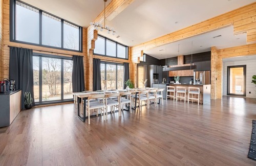 Windham Ski Chalet | Lux Mansion Windham, Catskills Hot Tub, BBQ, Pool Table, Fire pit, Pond