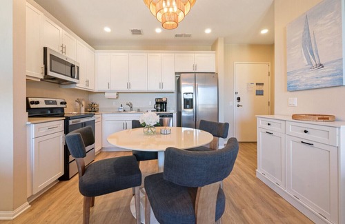 Normal Heights Apartment | Lux North Park Gem~King Beds~Workspaces~Parking!