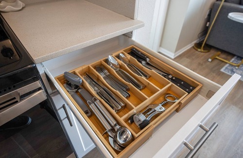 North Park Apartment | LUX Oasis North Park King Beds Workspaces Parking