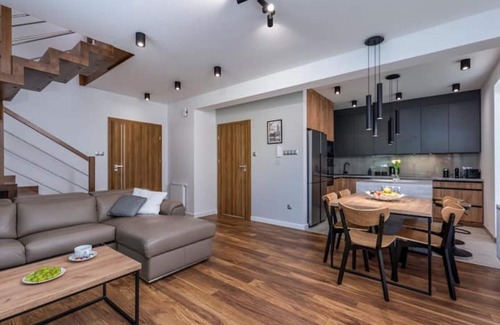 Biezanow - Prokocim House | LUX Residence with Garage|Garden| 5 rooms |Kraków|