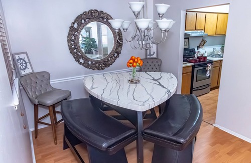 Sandy Springs Condo | LUXE 3BR 2BA in Atl's Historic Pill Hill-Swim Pool, Tennis, Duck Pond, Cabanas!