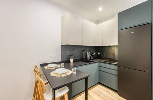 Las Acacias Apartment | Luxe Apartments Madrid Rio by Rentitup