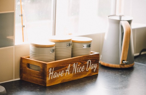 Luton Apartment | Luxe Central King-Size Apt w/Wi-Fi & Free Parking