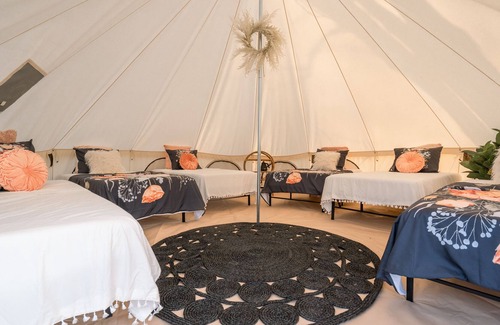 Kansas City RV Rental | Luxe Glamping Suite Sleeps Six /Perfect For Groups