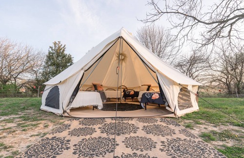 Kansas City RV Rental | Luxe Glamping Suite Sleeps Six /Perfect For Groups