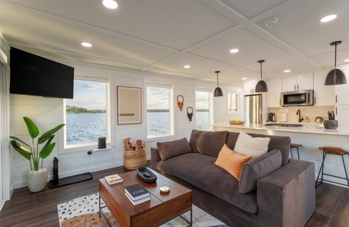 National Harbor Boat Rental | Luxe Houseboat: Majestic Sunsets with 360 Views