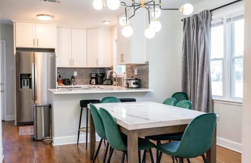 East Memphis House | Luxe Jazz~4 Bed~Updated~Fun