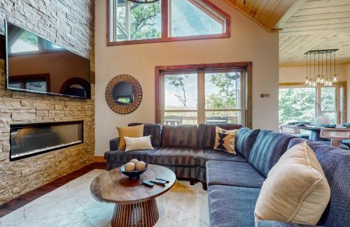 Wears Valley House | Luxe Mountain Hideaway