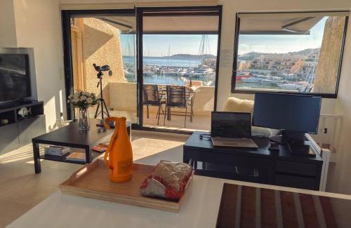 Port Cogolin Apartment | Luxe Penthouse Les Pieds dans l’eau Saint-Tropez 4