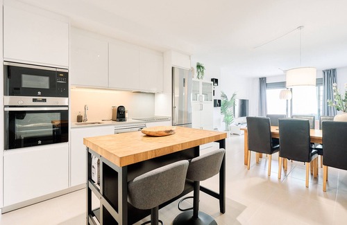 El Morche Apartment | Luxe Penthouse Marinsa Beach, Mc01, Korte Loopafstand van Strand en Boulevard