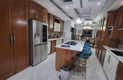 Sakhisizwe Hotel | Luxe Ponte Inn