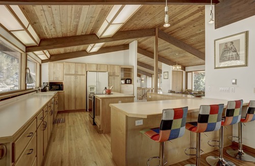 Boulder House | Luxe Private Mountain Lodge 5 Bdrm Home HOT TUB - WiFI Min. to town