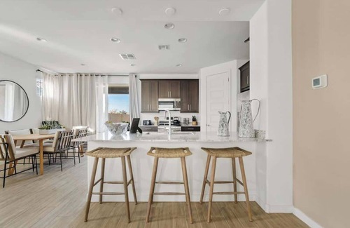 San Tan Valley House | Luxe Queen Creek Home w/Pool, Yard, Work Station