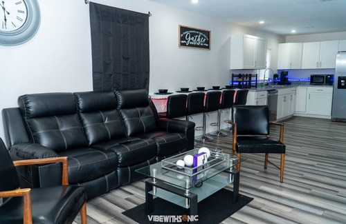 Suffolk House | LUXE Railroad Villa