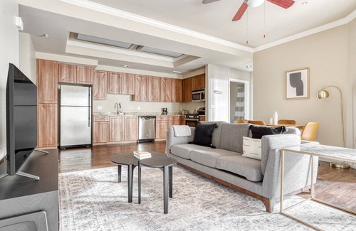 North San Jose Apartment | Luxe San Jose 2BR w/Gym, Pool & W/D, near Samsung & Cisco, by Blueground