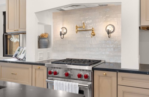 East Nashville House | *Luxe* Spacious & Quiet 10 Min to Downtown