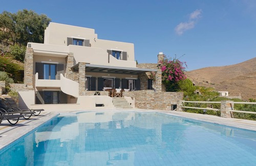 Koundouros Villa | Luxe Villa Eleni, massive pool, 3 from the beach