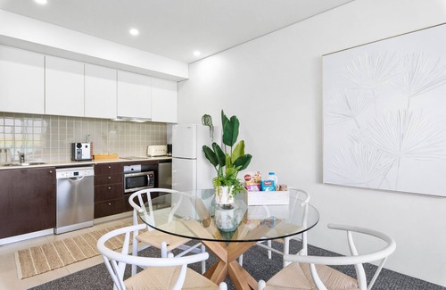 Cairns Central Business District Apartment | Luxe Waterfront - prime location, Pool, Gym & Sauna