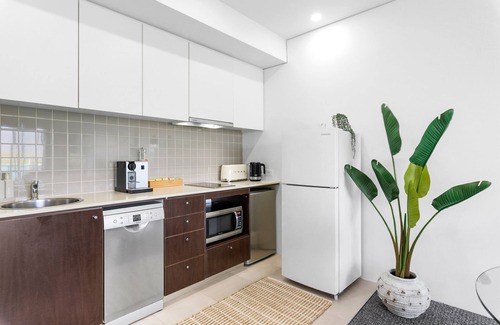 Cairns Central Business District Apartment | Luxe Waterfront - prime location, Pool, Gym & Sauna