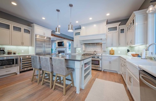 Templeton House | Luxe Westside 5BR/3.5BA w/Pool, Hot Tub, FirePit, Movie Room & more.