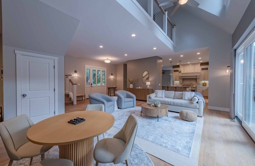 Templeton House | Luxe Westside 5BR/3.5BA w/Pool, Hot Tub, FirePit, Movie Room & more.