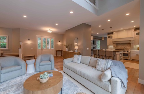 Templeton House | Luxe Westside 5BR/3.5BA w/Pool, Hot Tub, FirePit, Movie Room & more.