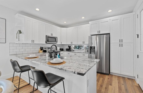 University Hills and Windsor Park House | Luxe Windsor Park Home | Great for ATX Events & DT