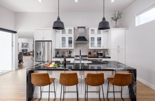 Scottsdale Vista Cottage | Luxe- Zephyr -pool - Putting Green - Tons of Games