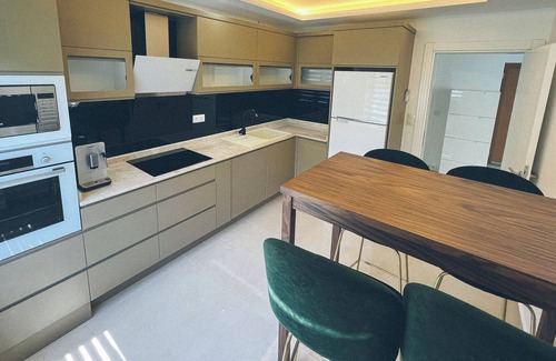 Kargicak Apartment | Luxeriöse Duplex Wohnung mit Pool, Garten, Balkonen in Meeresnähe