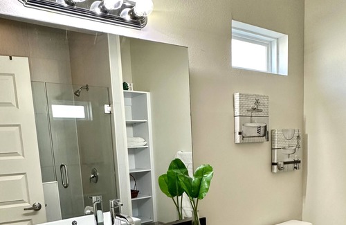 Pharr Apartment | Luxorous, stylish condo near Medical/south Mcallen