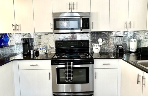 Pharr Apartment | Luxorous, stylish condo near Medical/south Mcallen